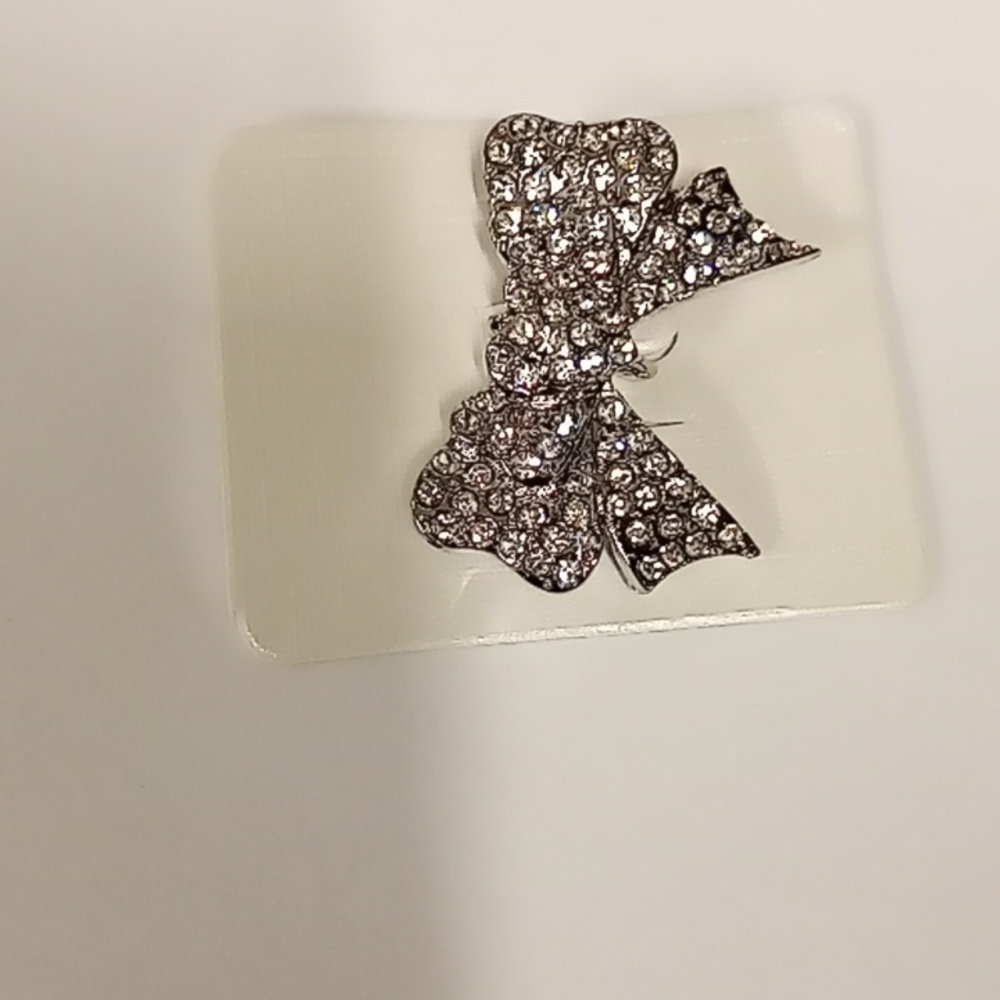 Bow Pin - Picture 2 of 4